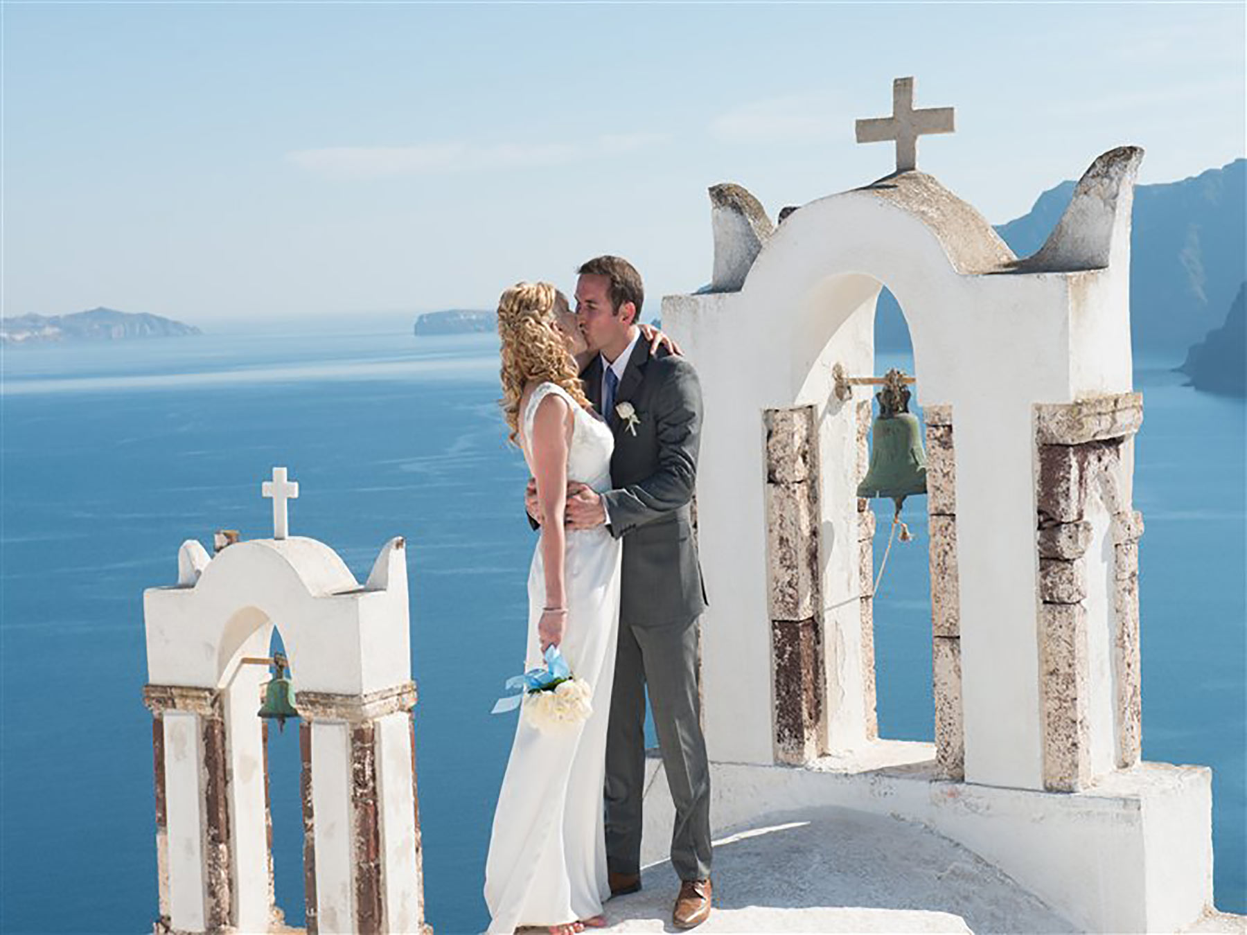 Wedding planner in Santorini