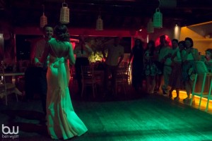Fisrt dance! Sian & Neil, Wedding in Santorini!